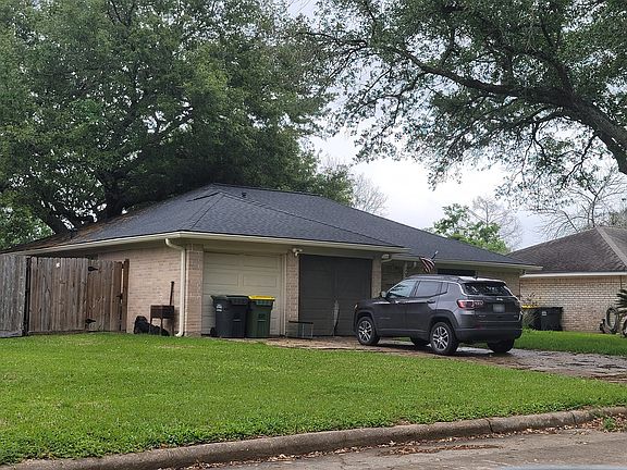 2nd image of 2905 Livingston Dr