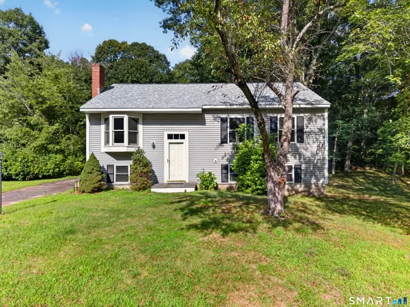 6 Hemlock Circle, Clinton, CT 06413