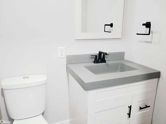 5th image of 9158 Glenmark Dr