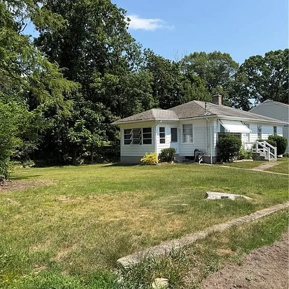 101 Iroquois Rd — Photo 3