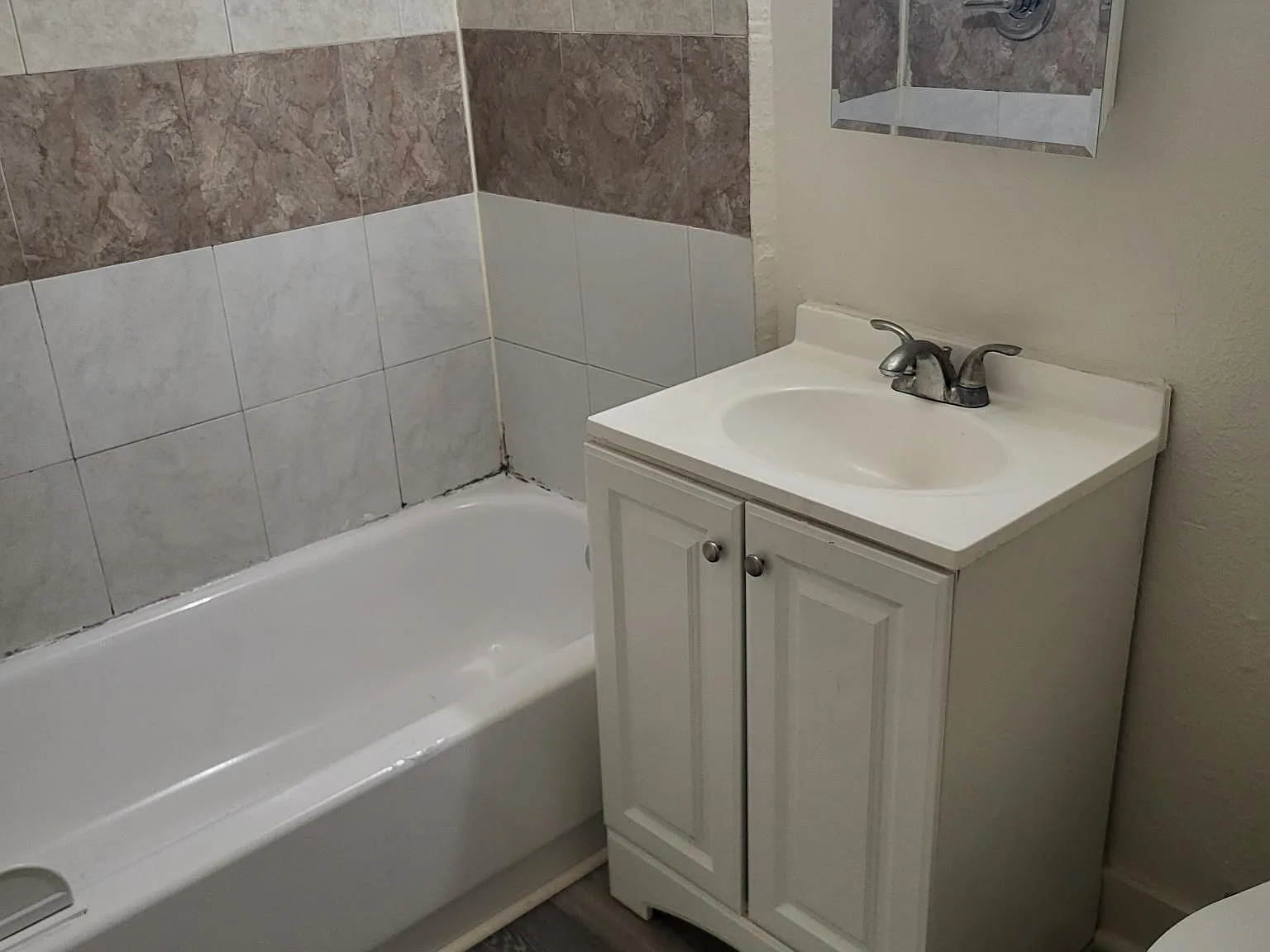 2 bed, 600 sqft, $900 — Photo 4