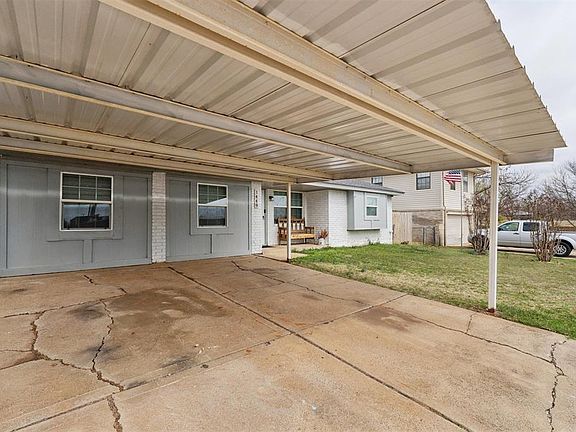 3rd image of 1449 N Norman Ave