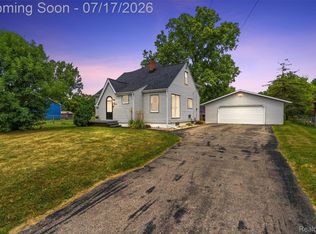 2496 Stockbridge St, Burton, MI 48509