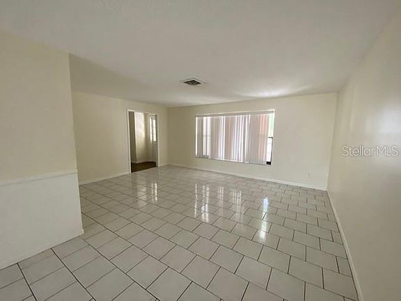 3rd image of 1963 Dolphin Blvd S