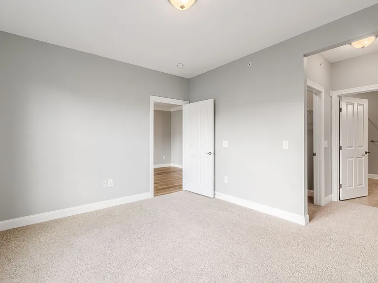925 Ingleside Ave #215 — Photo 17