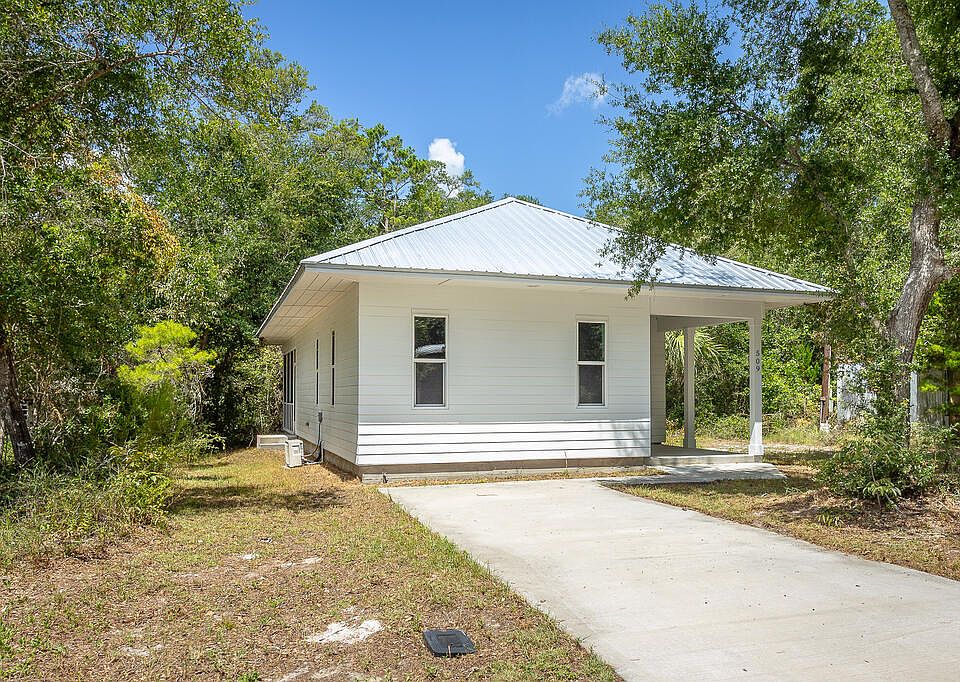 1st image of 509 SE 7th St