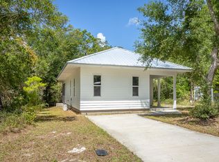 509 SE 7th St, Carrabelle, FL 32322