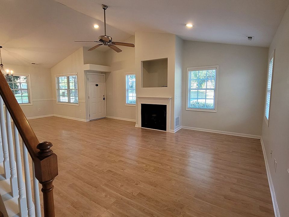 1st image of 423 Westdale Pl