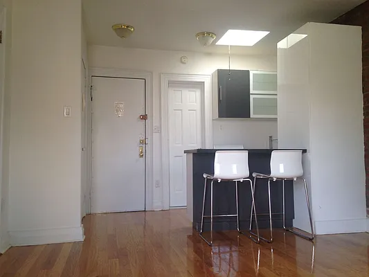 Rented by Tamara Cohen, LREB | media 20