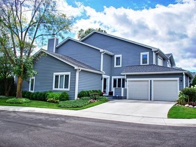 2751 The Mews, Northbrook, IL, 60062