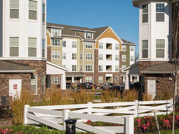 Prospect Hall Apartments Community