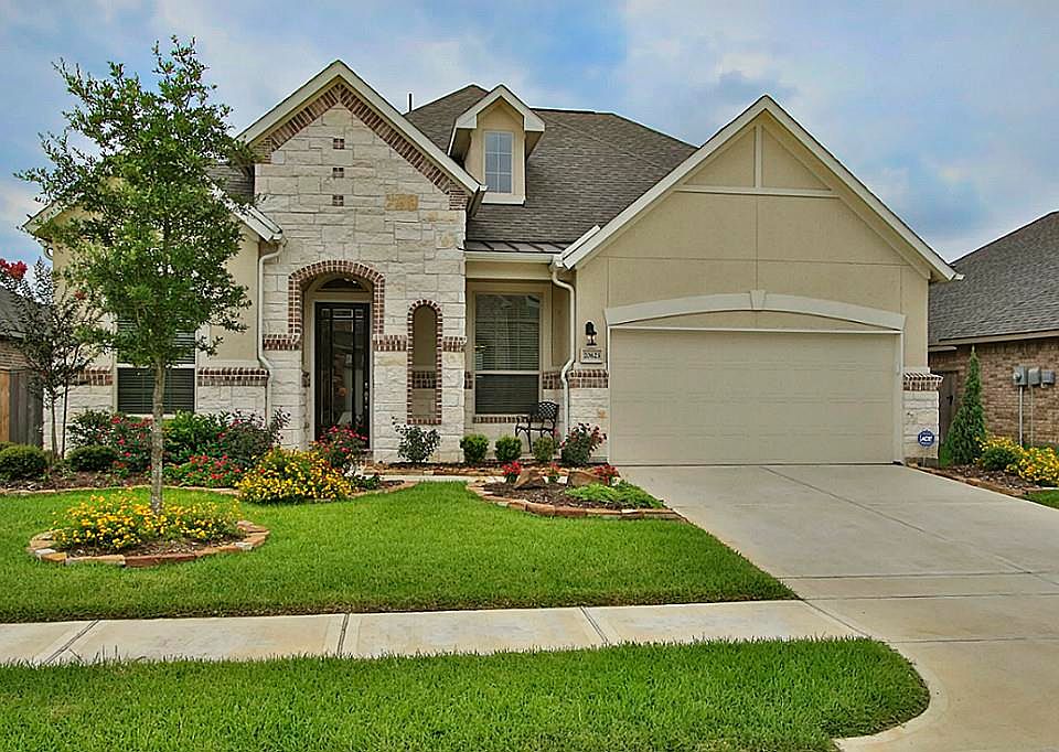 2nd image of 20623 Montecrest Cir