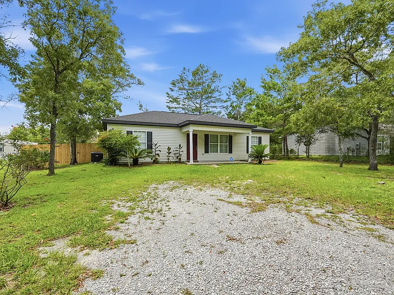 254 E Iris Ln — Photo 2