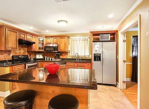 5th image of 3801 S Inwood Ave