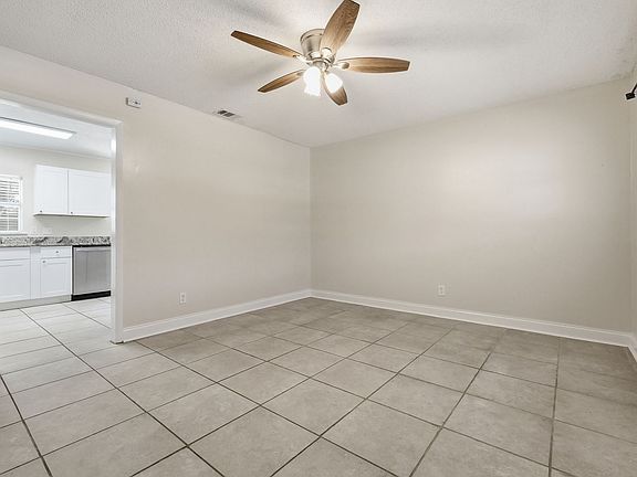 4th image of 20 Kohler Dr