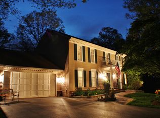 12566 Cavalier Dr, Woodbridge, VA 22192