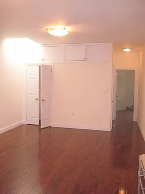 Rented by Living New York | media 45