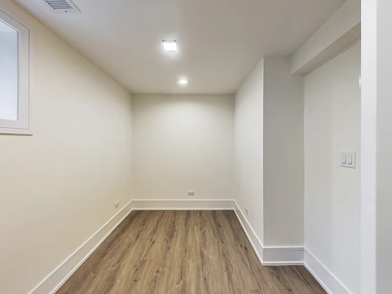 2551 W Hirsch St #1E — Photo 9