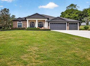 11311 Grandview Dr, Dade City, FL 33525