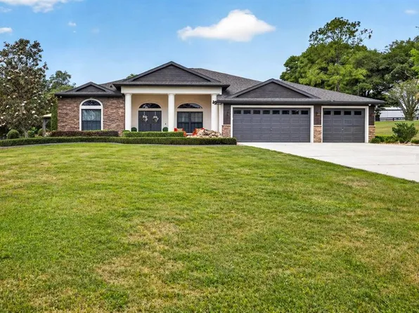 11311 Grandview Dr, Dade City, FL 33525