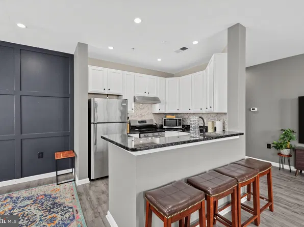 6481 Cheyenne Dr Unit 304, Alexandria, VA 22312
