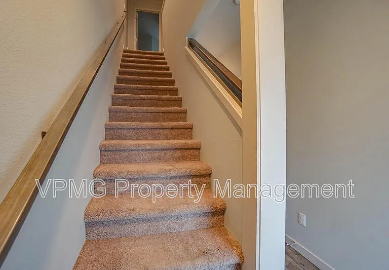 137 N 44th Pl — Photo 13