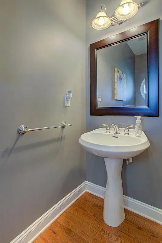 5 bed, 3.5 bath, 3192 sqft, $3,995 — Photo 4