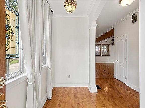 3rd image of 512 Athania Pkwy