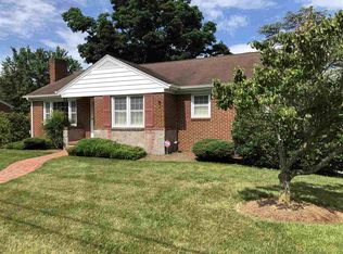 813 Hillcrest Dr, Staunton, VA 24401