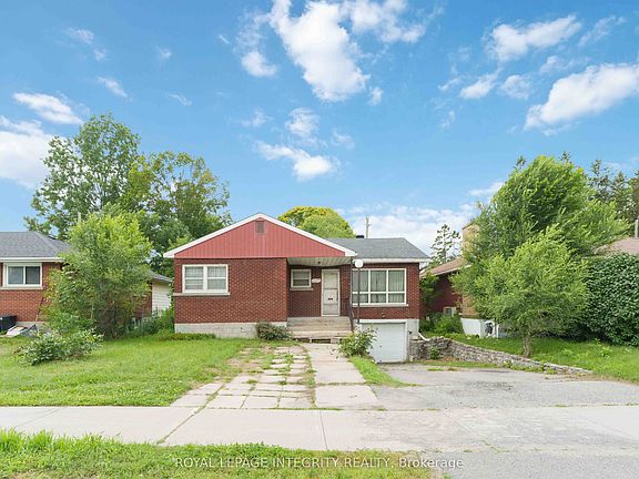 2nd image of 1274 Woodroffe Ave
