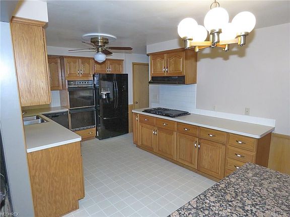 3rd image of 523 Murray Hill Dr