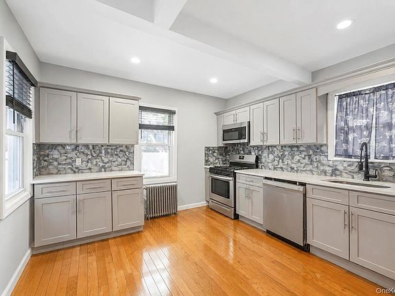 4th image of 112-38 200th Street