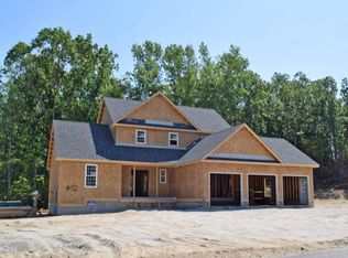 52 Manter Mill Rd, Londonderry, NH 03053