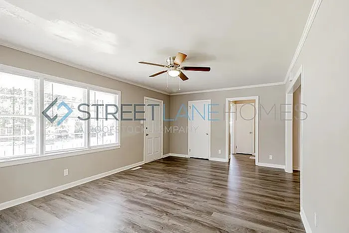 3 bed, 1.0 bath, 1238 sqft, $1,250 — Photo 3