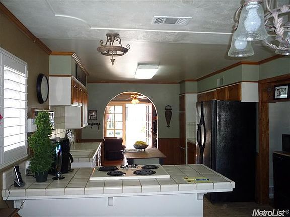 4th image of 2528 Caswell Ave