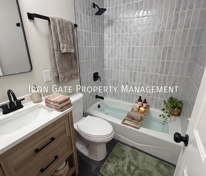 1022 Russell Blvd #A — Photo 8