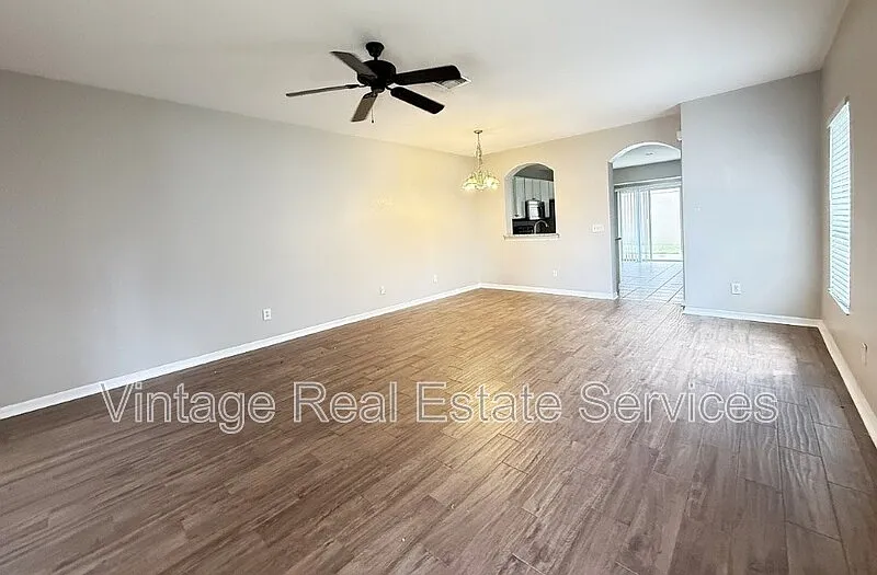 2 bed, 2.5 bath, $1,800 — Photo 2