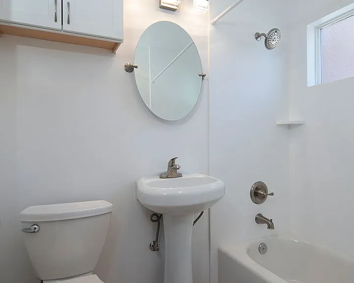 Aztec Pacific Apartments — Photo 79