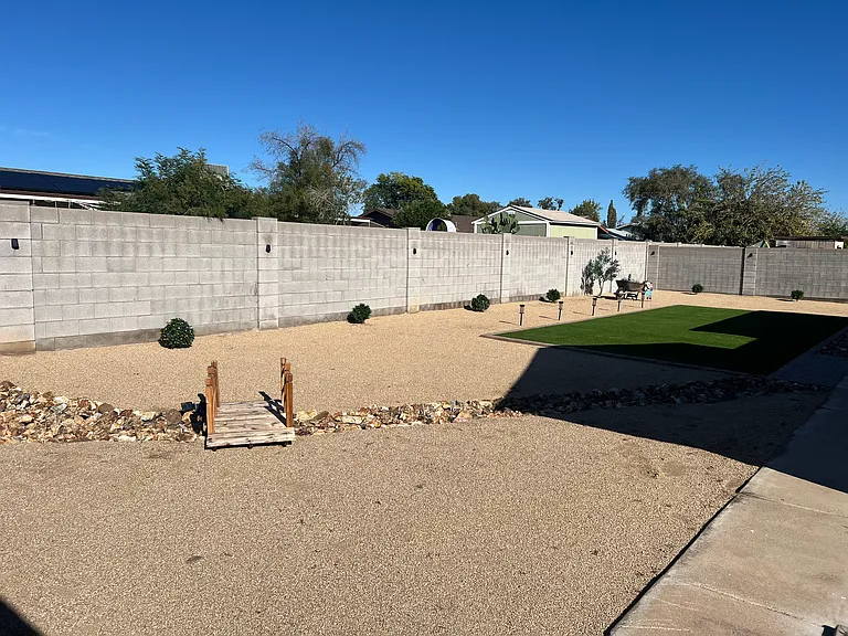 1814 W Kerry Ln — Photo 43