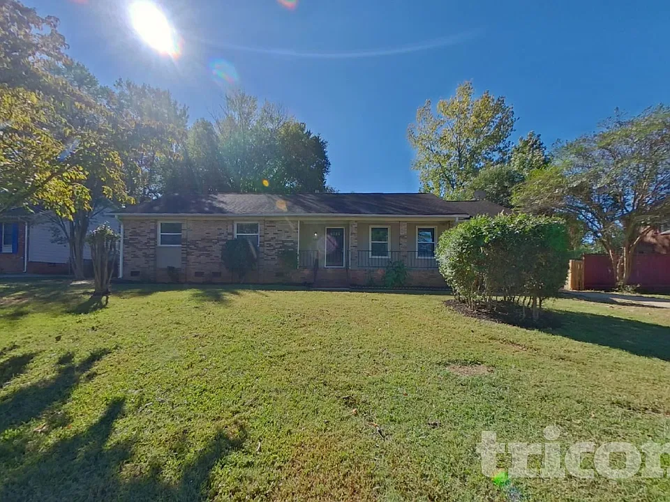 6910 Saddle Ridge Rd