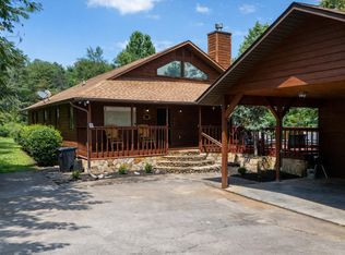 1463 Red Cedar Ln, Sevierville, TN 37876