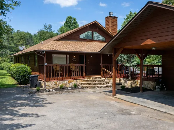 1463 Red Cedar Ln, Sevierville, TN 37876