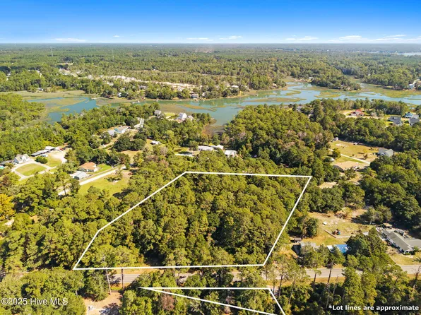1593 Bricklanding Road SW, Shallotte, NC 28470