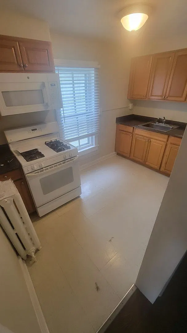 149 E Middle Street — Photo 2