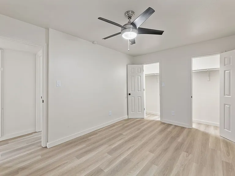 City Scene Apartments — Photo 41