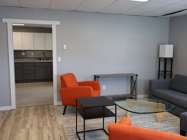 508C N Broadway Ave — Photo 3