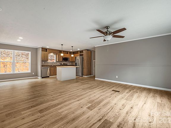 3rd image of 216 Windy Cove Dr
