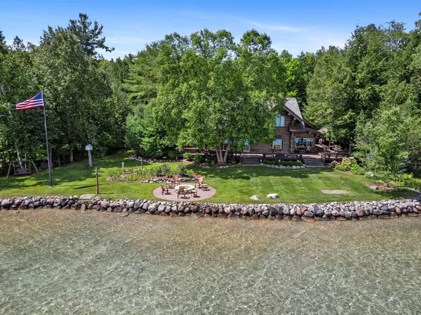 279 NW Torch Lake Dr NW, Kewadin, MI 49648