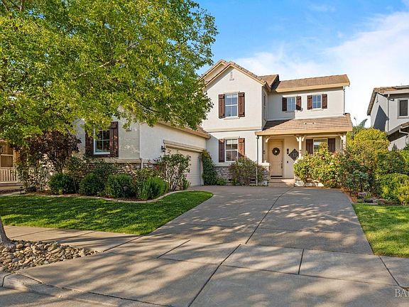 2nd image of 526 Chablis Drive