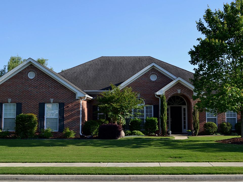 Brick home in Hampton Cove